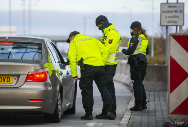 December 7-től az ingázóknak is negatív koronavírus-tesztet kell felmutatniuk a határon