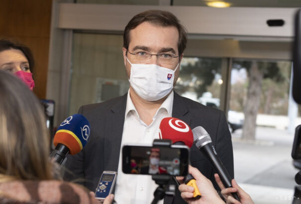 Krajčí: A koronavírus elleni oltást 25 kórházban fogják beadni