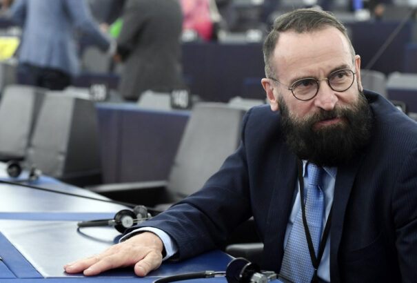 Szájer kilépett a Fideszből, Orbán Viktor is megszólalt az ügyben