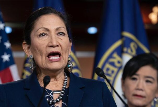 Biden sokszínű kabinetje: egy őslakos és egy meleg kormánytag