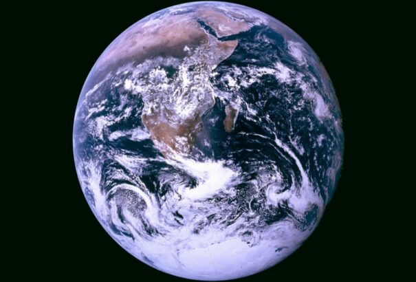 Egy 200 méteres aszteroida halad el a Föld mellett karácsony első napján