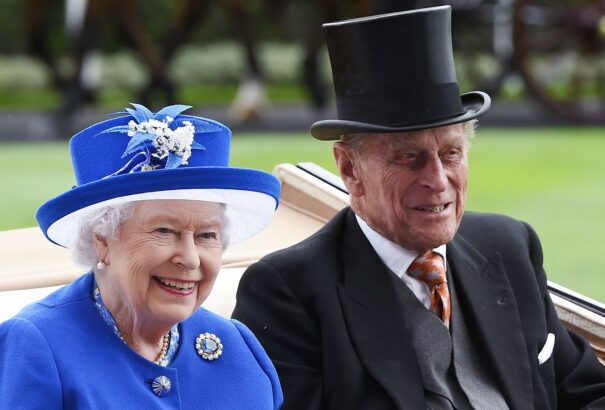 II. Erzsébet királynő is beoltatja magát a koronavírus elleni vakcinával