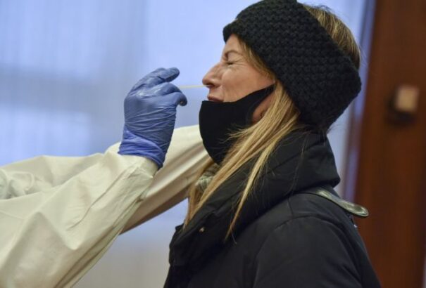 Pozsony Óvárosában péntektől két mobil mintavételi hely kezdi meg működését