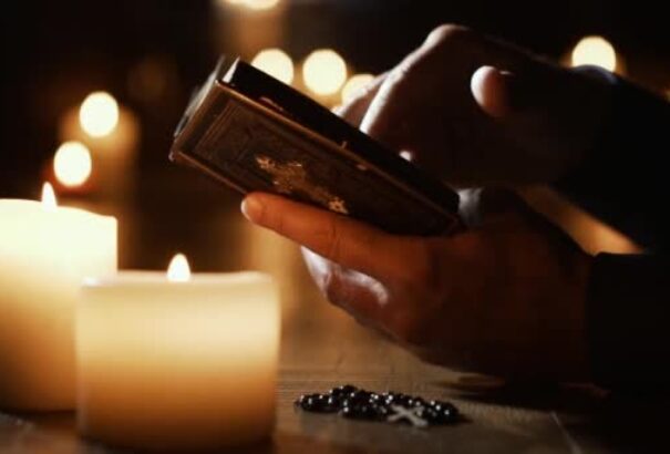 Újév napja a Körképen Mahulányi József nagymegyeri esperes-plébánossal: Jószerencse? Balszerencse? Ki tudja?