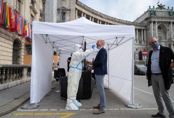 Bécsben és Ausztria két nyugati tartományában megkezdődött a tömeges tesztelés