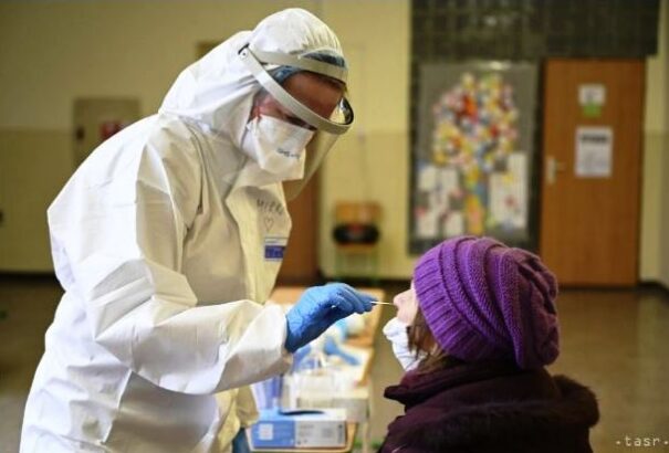 Trencsénben folytatódik a lakosság antigéntesztelése