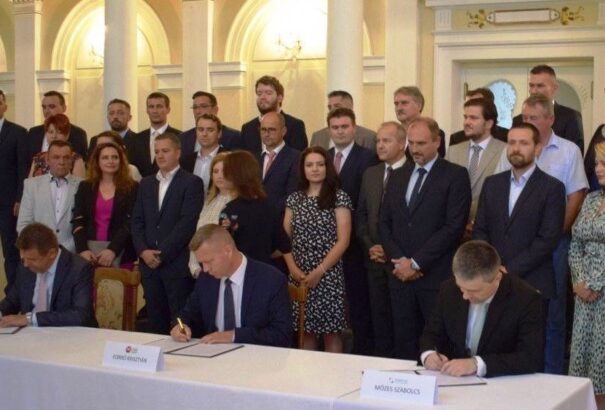 Király Zsolt: Magyar összeborulás kérdőjelekkel. Hárompárti helyett kétpárti egység lesz?