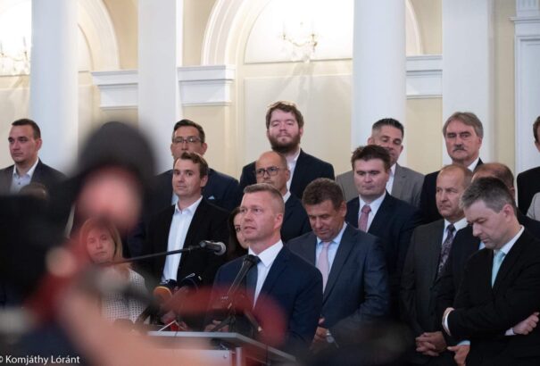 A Most-Híd szerint az Összefogás komolytalan amatőrök gyülekezete – Megint egymásnak ugrottak az egységet hirdető pártok