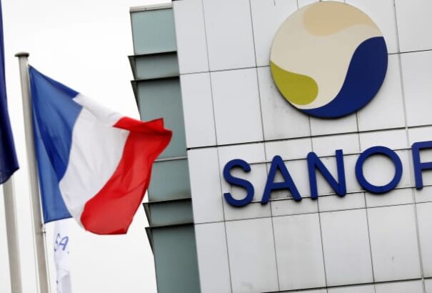 A Sanofi besegít a Pfizer/BioNTechnek a koronavírus elleni oltóanyag gyártásába