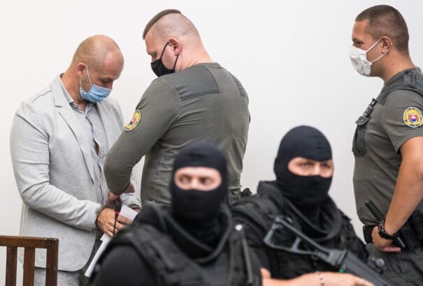 Bödör áprilisig rács mögött marad