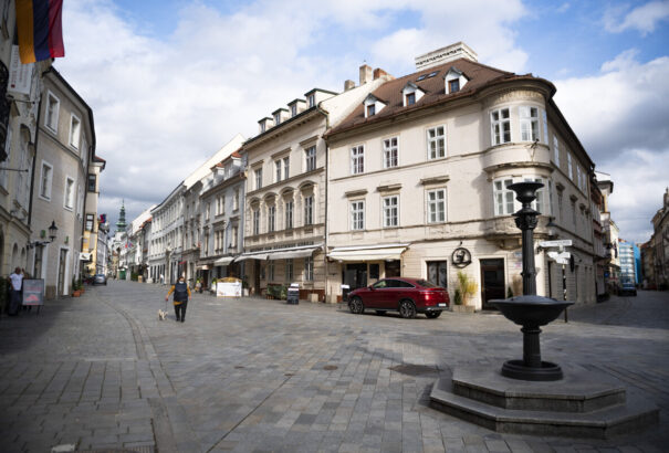 Mikor hagyhatjuk el otthonunkat a kemény lockdown idején? Mutatjuk a kivételeket