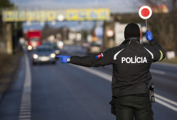Kovařík a szabályok betartására kéri a polgárokat. A rendőrség szigorúbb ellenőrzéseket vezet be