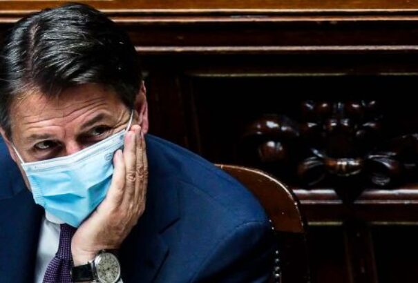 Bukik az olasz kormány – Conte kedd délelőtt benyújtja lemondását