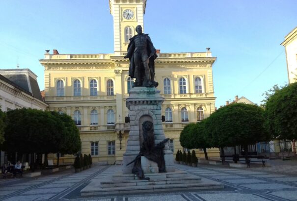 Komárom Város az országos tesztelés helyi lebonyolításához egészségügyi dolgozókat  és adminisztratív munkaerőt keres