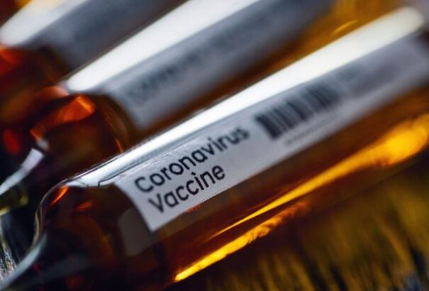 Gyorsabban mutálódik a vírus, mint gondolták, a vakcinagyártók módosítják oltóanyagaikat