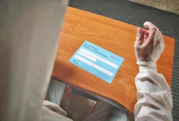 A vírusteszt eredményét nem csak a „kék” tanúsítvánnyal lehet igazolni