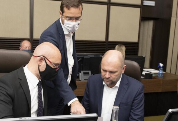 A kormány könnyít az uniós pénzek felhasználásán. Az OĽaNO és az SaS lehet a pénzosztás nyertese