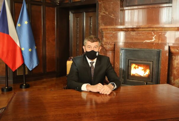 Babiš az újévi beszédében elnézést kért a csehektől a korlátozások miatt