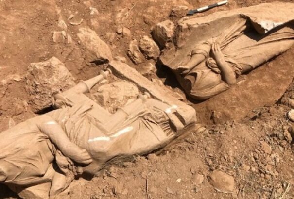 Ókori görög síremlék szobrait tárták fel Athén közelében