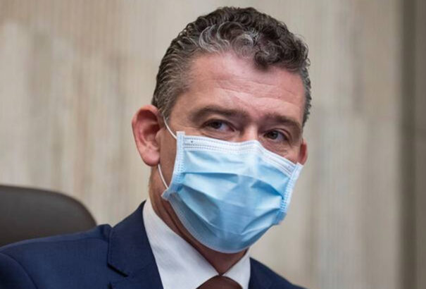 A Smer és Lučanský özvegye követeli a fekete zászlók kifüggesztését a rendőrőrsökre