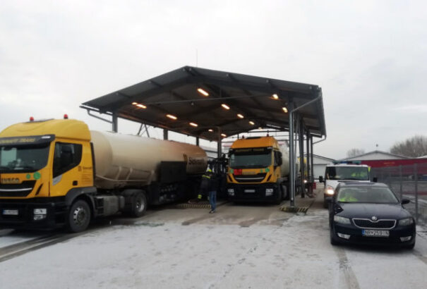 A Pénzügyőrség 1,2 millió liter gázolajat foglalt le. Csalássorozat miatt nyomoznak (Fotókkal)