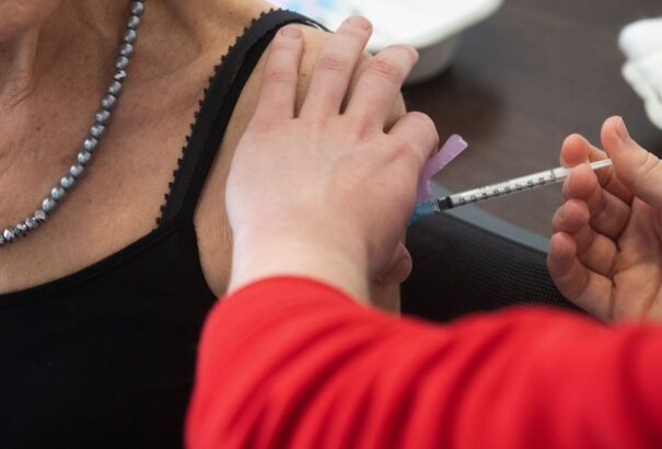 Márciusban és áprilisban megduplázódhat az EU-ba érkezők vakcinák mennyisége