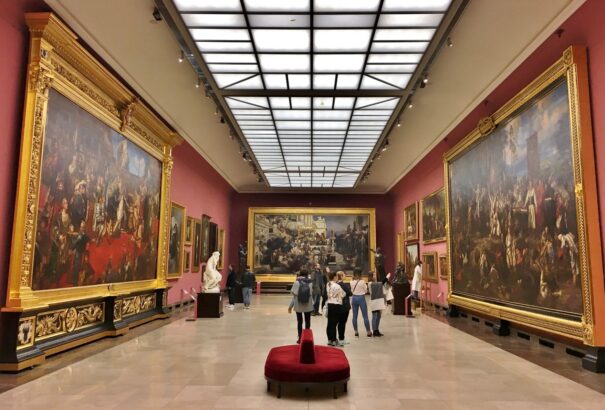 Lengyelországban ismét megnyitottak a múzeumok, galériák, könyvtárak és a bevásárlóközpontok