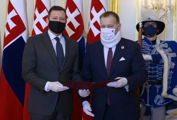 Daniel Lipšic újonnan megválasztott speciális ügyész letette az esküt