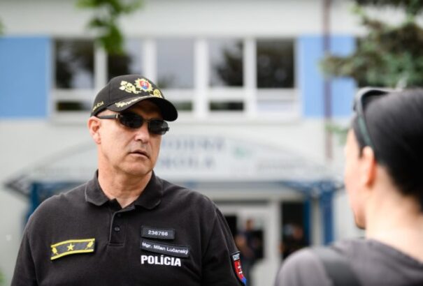 Lučanský nem mártír. A vallomások szerint legalább egy alkalommal pénzt adott a nyomozás szőnyeg alá söpréséért