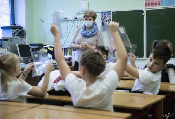 Édes Enikő: Gondolatok az újabb iskolanyitási cirkusz kapcsán