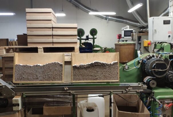 A Pénzügyőrség az ország eddigi legnagyobb illegális cigarettagyárat számolta fel Losoncon