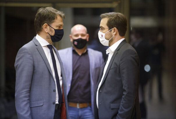 Matovič: Ma vagy holnap döntenünk kell az orosz vakcináról. Krajčínak össze kell szednie a bátorságát