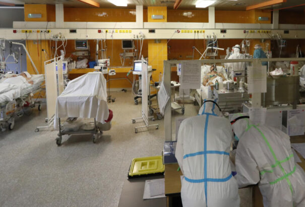 A csehországi kórházak befogadóképessége a teljes kimerülés szélére sodródott