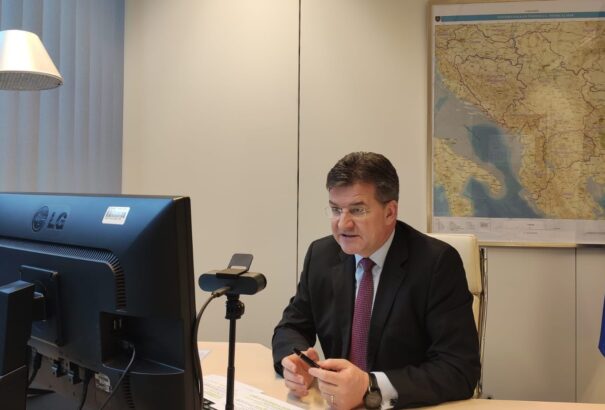 A volt szlovák külügyminiszter egy független Koszovó nélküli térkép miatt magyarázkodhat