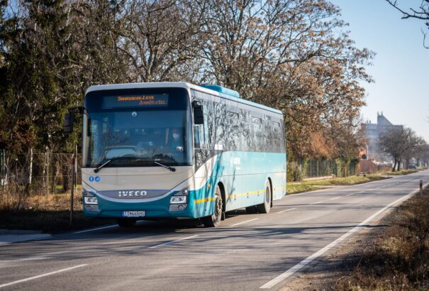 Nagyszombat megye: Marad az az iskolai szünet szerinti rezsim az autóbuszközlekedésben