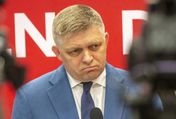 Sorra távoznak posztjaikról Fico ügyész ismerősei. Folytatódik az ügyészségek megtisztítása