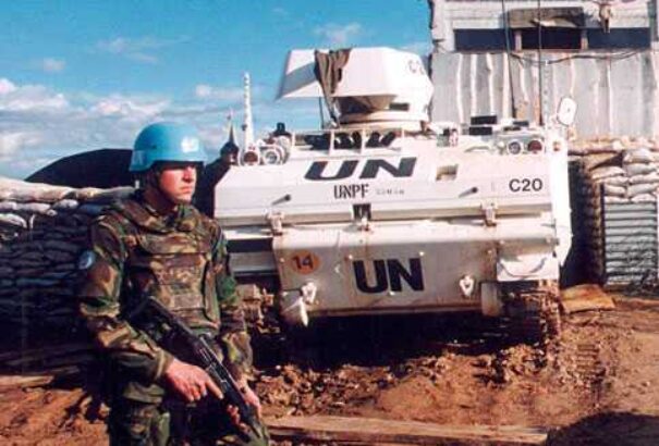 A holland kormány támogatásban részesíti a srebrenicai békefenntartó egység veteránjait