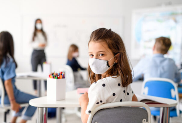 Péntek délután megérkezett az Oktatásügyi Minisztérium döntése a hétfői iskolanyitásról