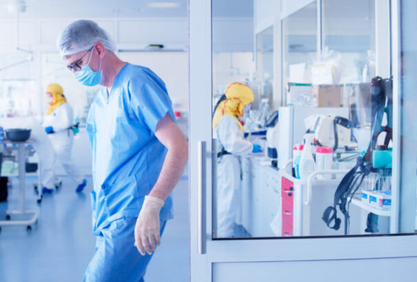 Külföldről kér segítséget Szlovákia, sürgősen egészségügyi dolgozókra van szüksége