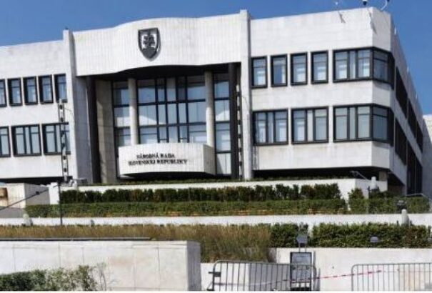 AKO felmérés: Pellegrini nyerné a választásokat. A küszöbön billeg az Aliancia-Szövetség