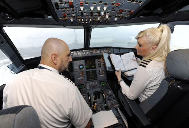 A járvány keményen beleszólt a pilóták munkájába. Több mint a felük nem repül