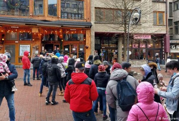 Két nap után visszaállítanák a lockdownot a lengyelek. Saját felelőtlenségük miatt