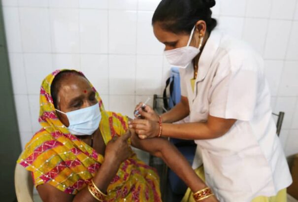 Újrafertőzést okozhat az Indiában felfedezett, duplán mutálódott koronavírus-törzs