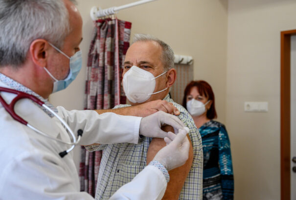 Koronavírus Magyarországon: 10 625-tel emelkedett az új fertőzöttek száma és elhunyt 194 beteg