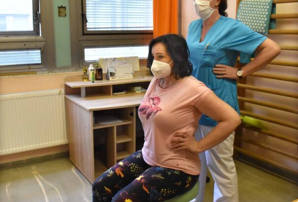 A kassai kórház instrukciós videókat készített a COVID-on átesett páciensek otthoni rehabilitációjához