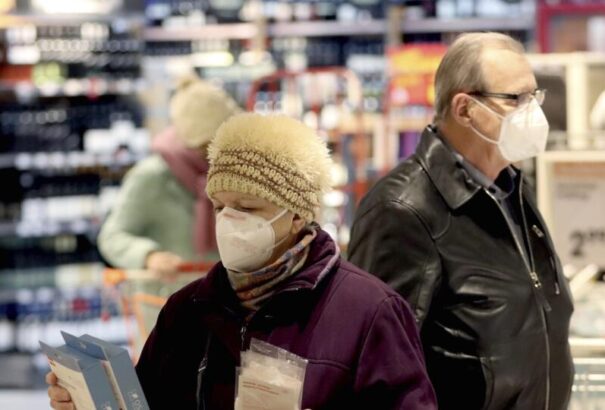 Nem szeretné egyetlen használat után kidobni a részecskeszűrős maszkját? Mutatjuk, hogyan tudja fertőtleníteni