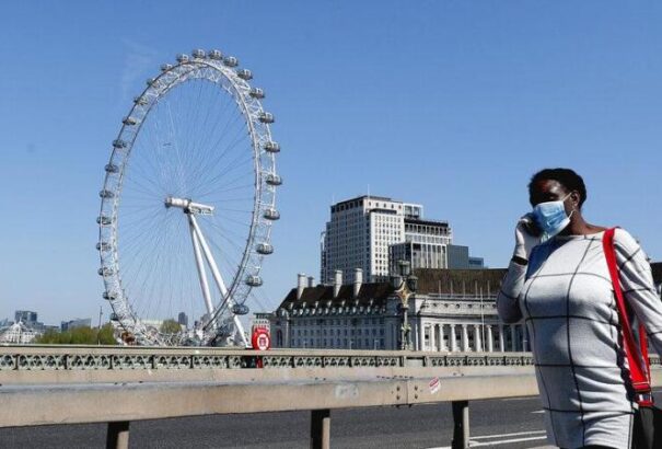 Nagy-Britanniában egy hét alatt 41%-kal csökkent a koronavírusban elhunyt áldozatok száma