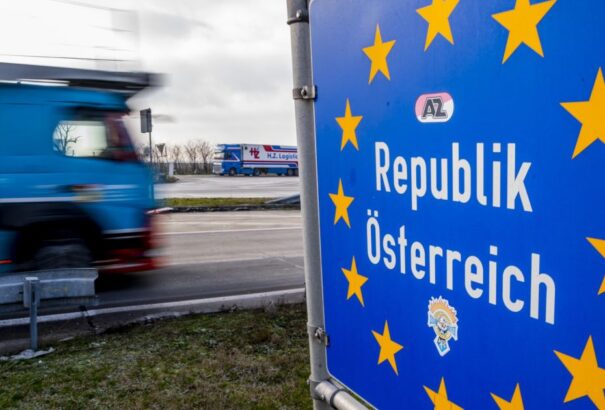 Ausztria szigorít az óvintézkedéseken. Az újítás az ingázókra is vonatkozni fog