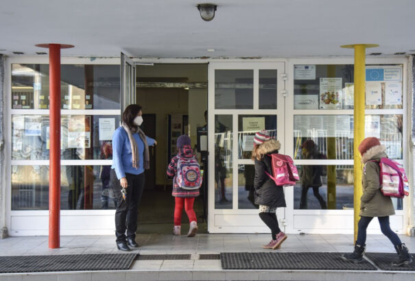 Elemzők: A gyerekeknek az iskolában a helyük, de ma ez nem a legjobb ötlet