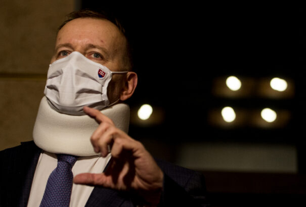 Kollár Pčolinský felfüggesztését és titoktartási kötelezettsége feloldását kérte az államfőtől